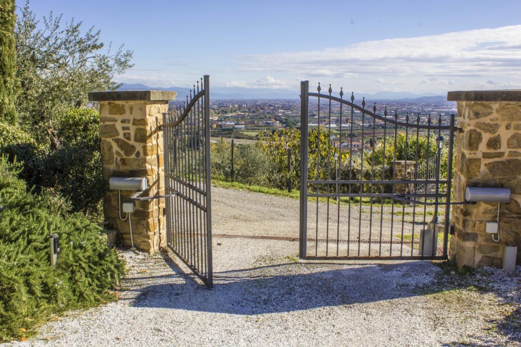 automatic electric gates